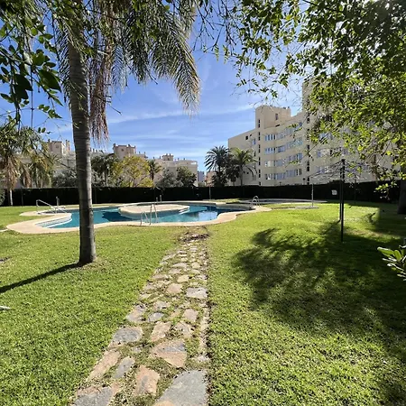 With Pool, Tennis & Gym By Homing *